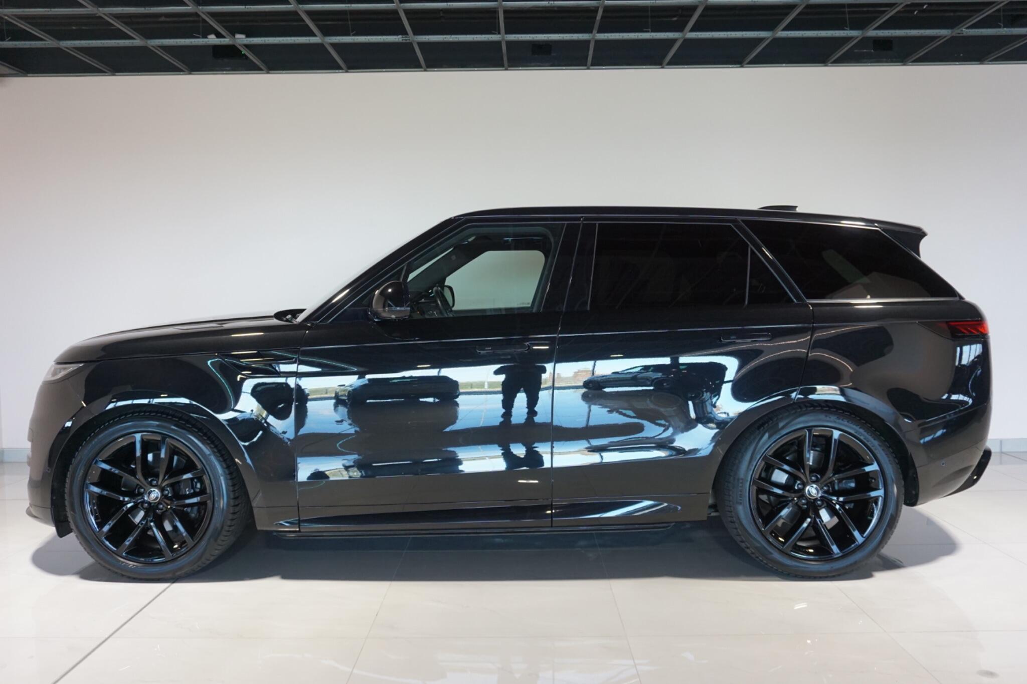 Land Rover Range Rover Sport 3.0 D300 MHEV Dynamic SE SUV 5dr Diesel Auto 4WD Euro 6 (s/s) (300 ps)